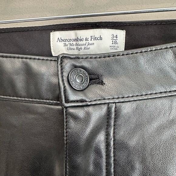 Abercrombie & Fitch 90s Relaxed Jean Ultra High Rise Vegan Faux Leather 34 18 - Picture 3 of 8